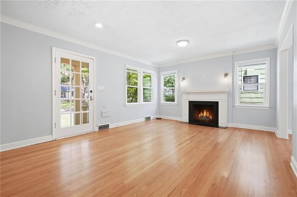 1009 W 77th Street — photo 5