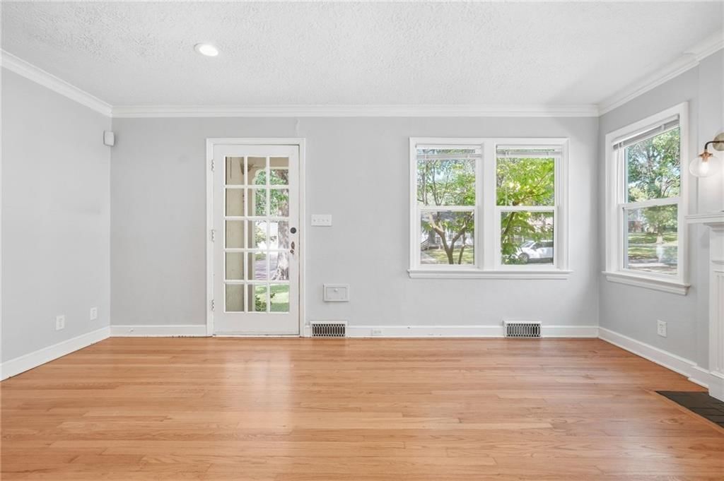 1009 W 77th Street — photo 7