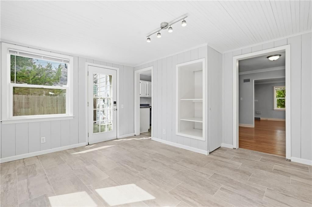 1009 W 77th Street — photo 11