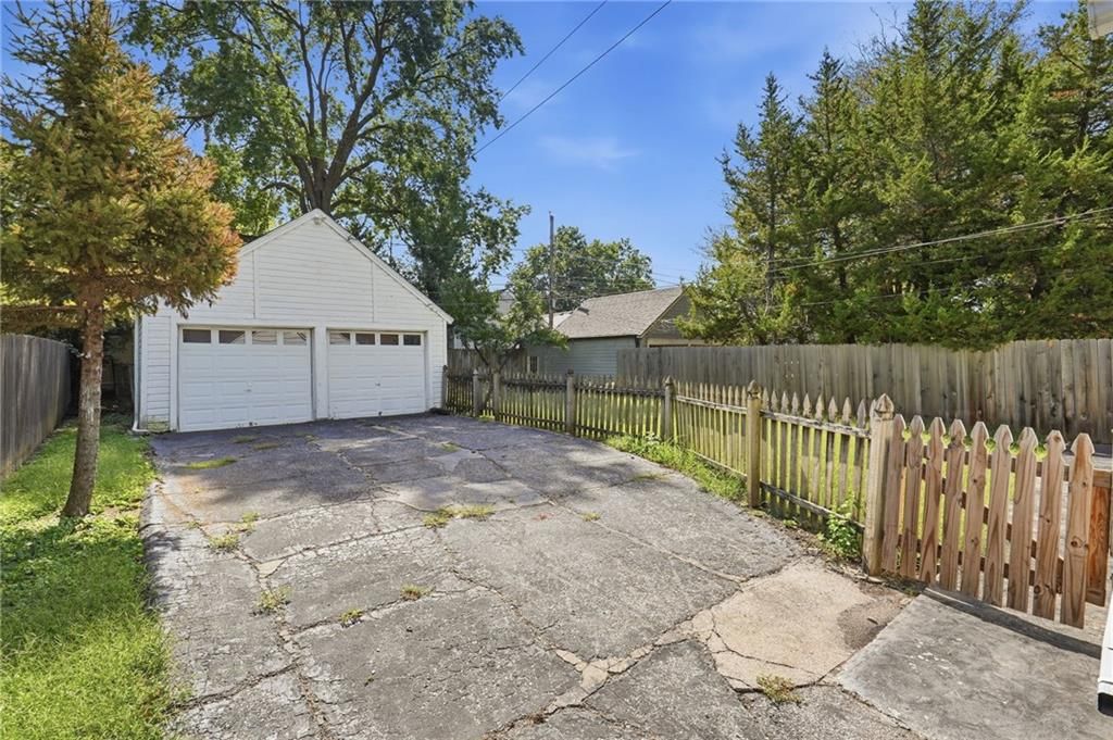1009 W 77th Street — photo 21