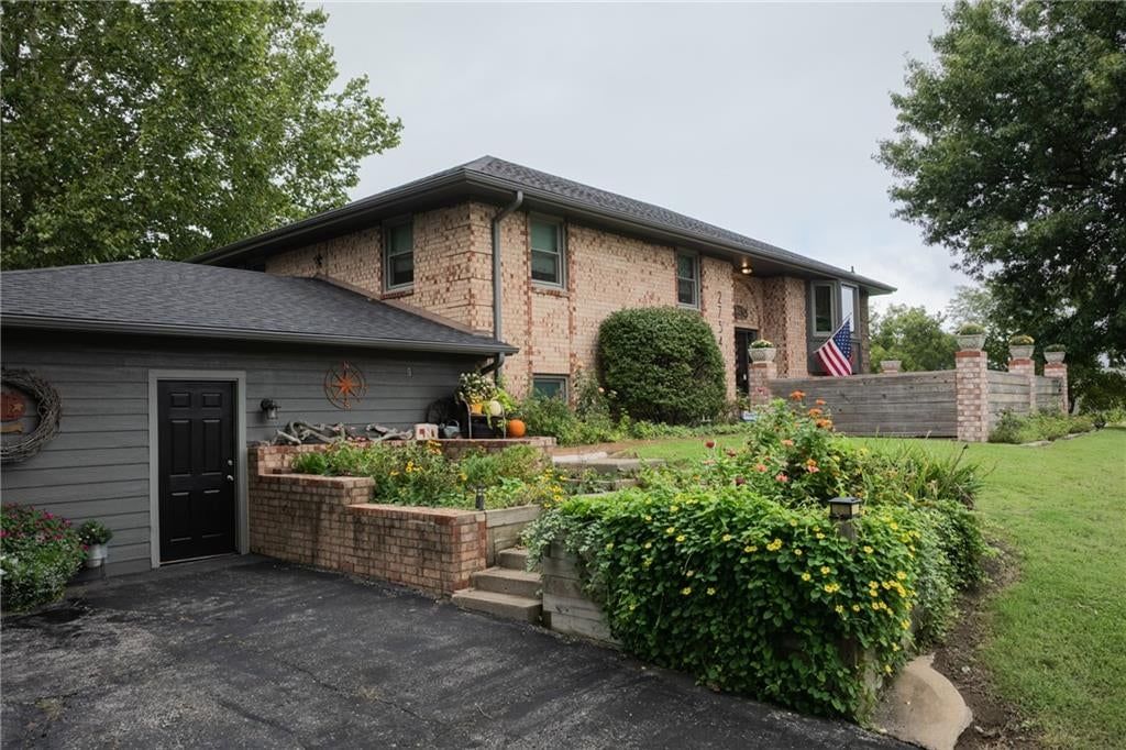 2734 N 99th Street, Kansas City, KS: listing photo 2
