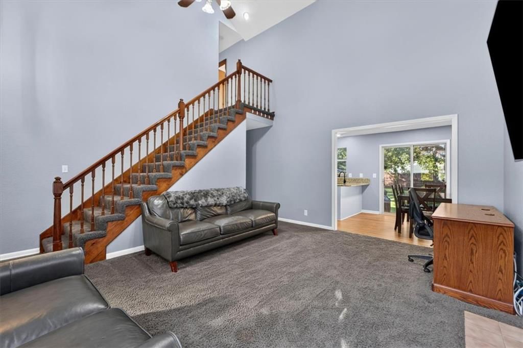 111 S Janell Drive — photo 8
