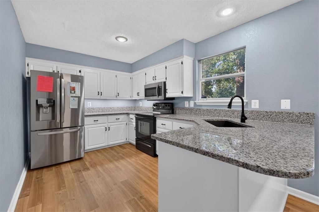 111 S Janell Drive — photo 13