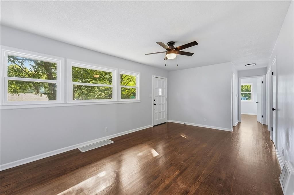 3028 S Hedges Avenue — photo 6