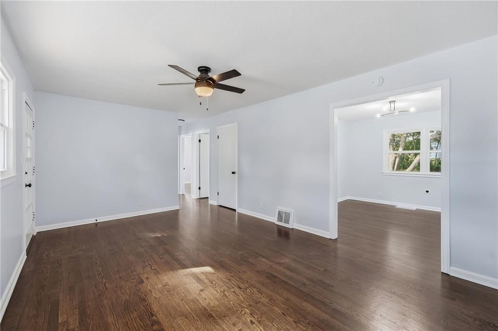 3028 S Hedges Avenue — photo 7