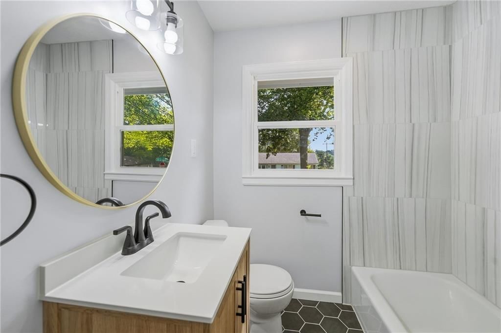 3028 S Hedges Avenue — photo 13