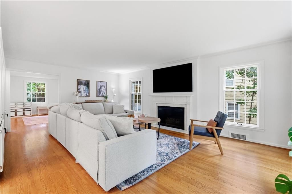 2518 Tomahawk Road, Mission Hills, KS