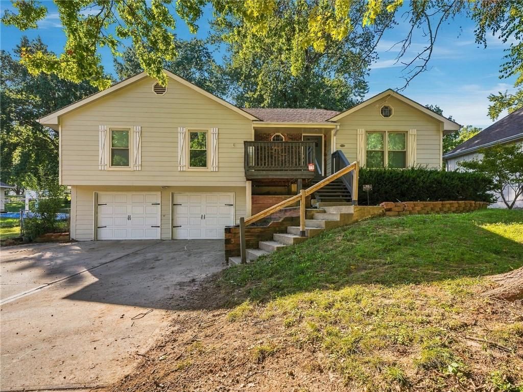 1210 N Withers Road, Liberty, MO