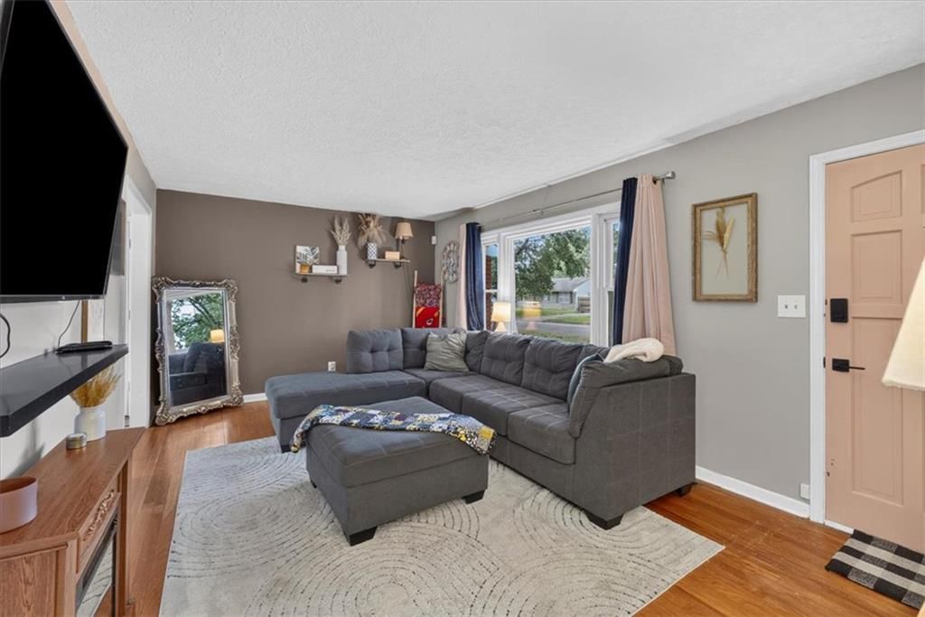 3611 S Spring Street, Independence, MO: listing photo 3