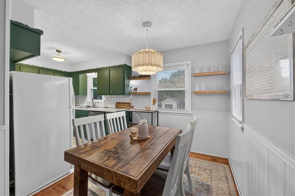 Photo 4 of 34 - 3611 S Spring Street, Independence, MO 64055