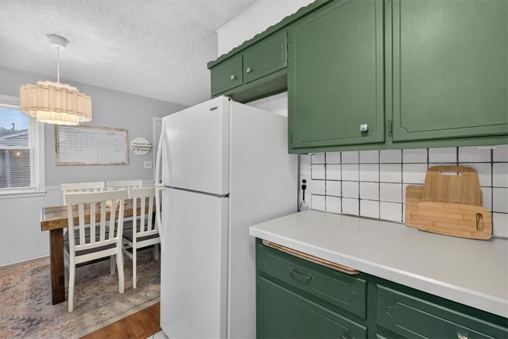 Photo 8 of 34 - 3611 S Spring Street, Independence, MO 64055