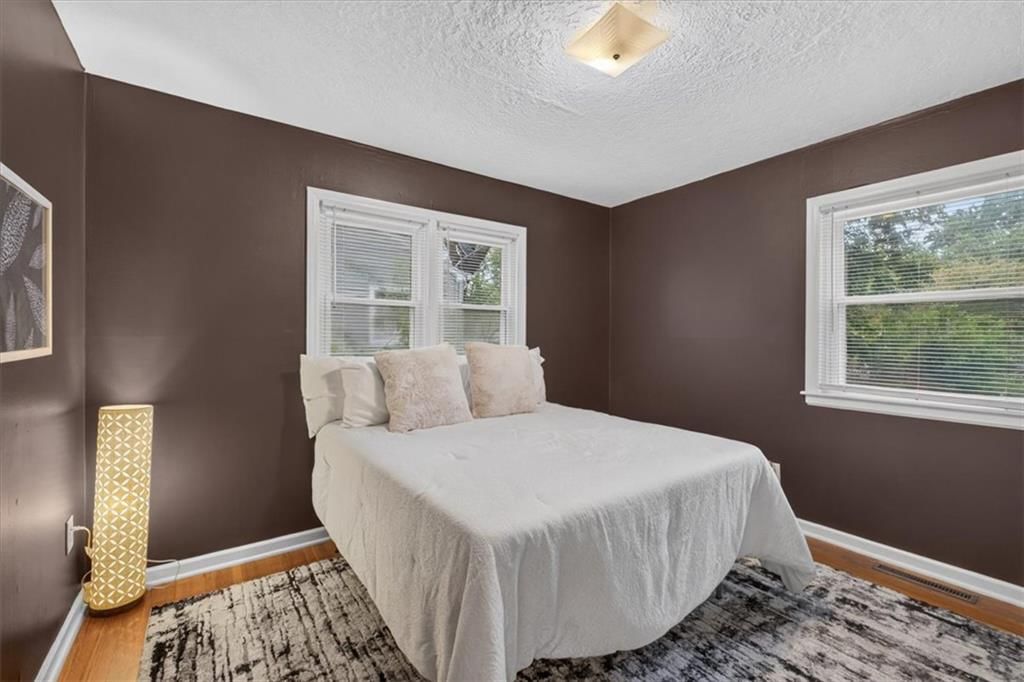Photo 13 of 34 - 3611 S Spring Street, Independence, MO 64055