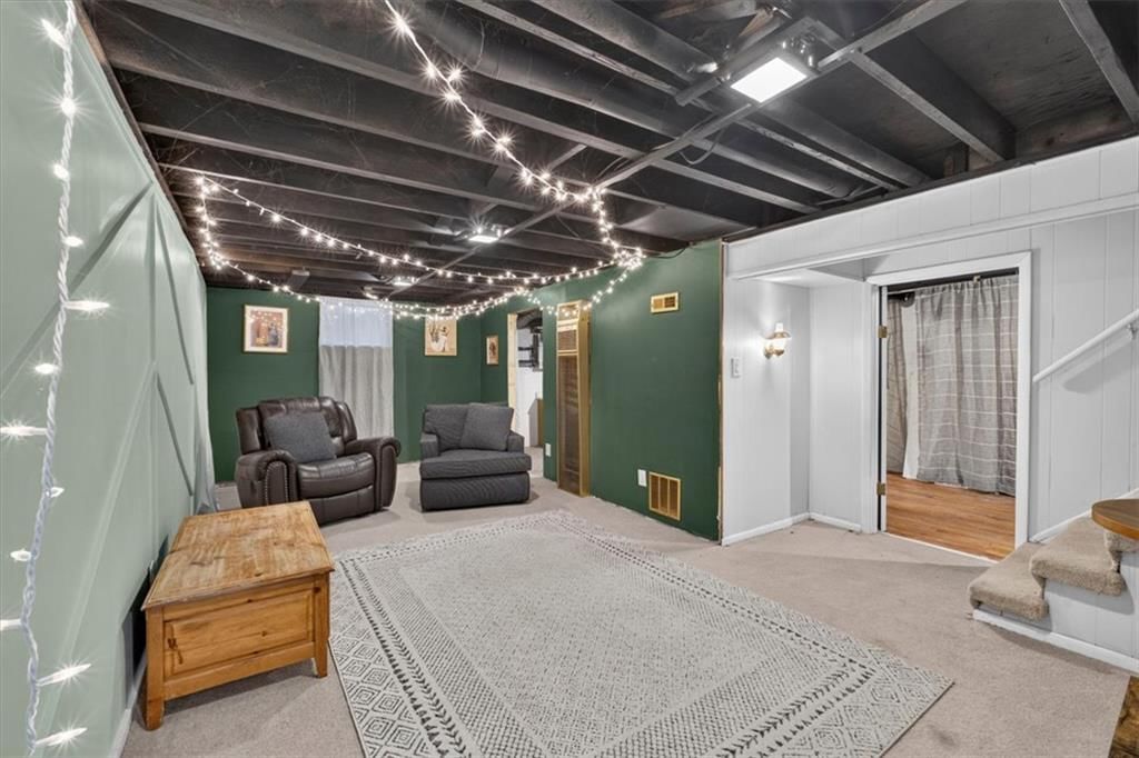 Photo 15 of 34 - 3611 S Spring Street, Independence, MO 64055
