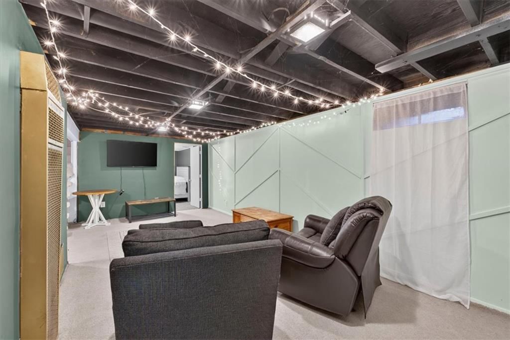 Photo 16 of 34 - 3611 S Spring Street, Independence, MO 64055