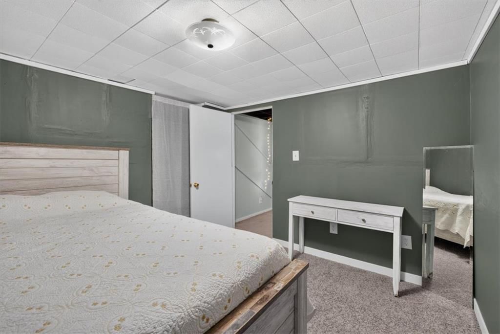 Photo 19 of 34 - 3611 S Spring Street, Independence, MO 64055