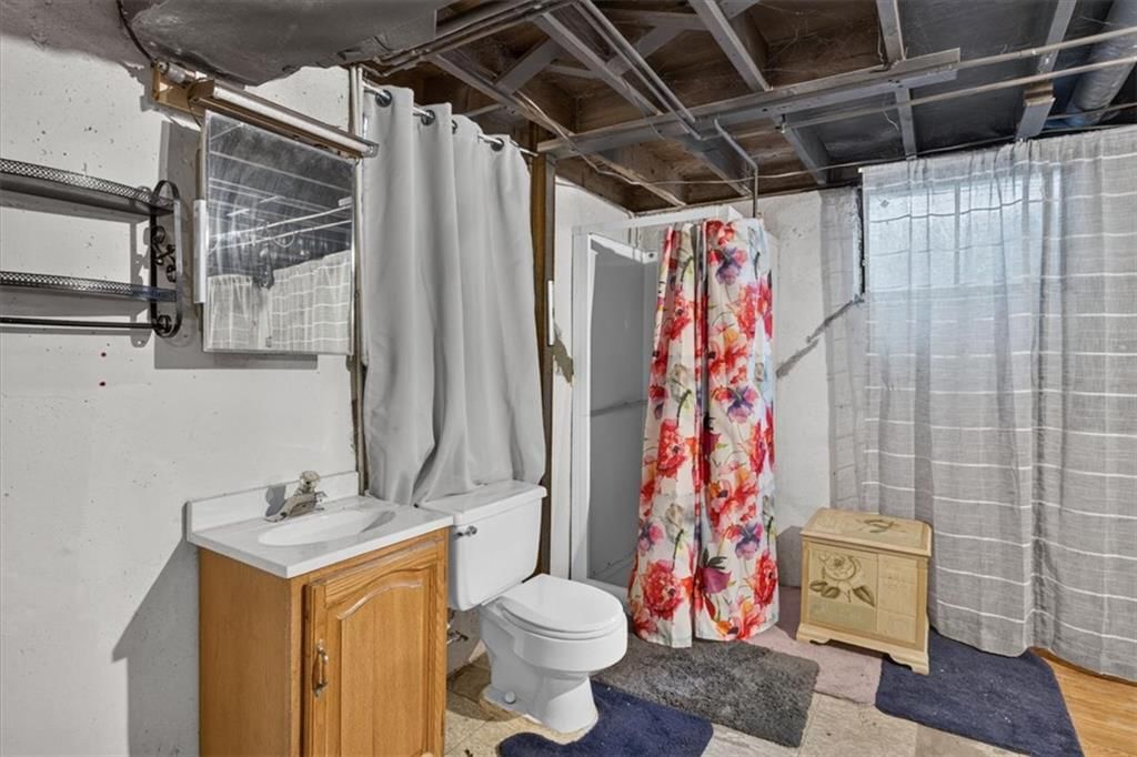 Photo 20 of 34 - 3611 S Spring Street, Independence, MO 64055