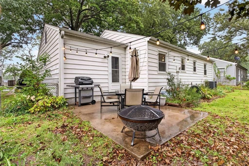 Photo 23 of 34 - 3611 S Spring Street, Independence, MO 64055