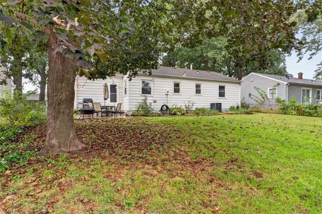 Photo 25 of 34 - 3611 S Spring Street, Independence, MO 64055