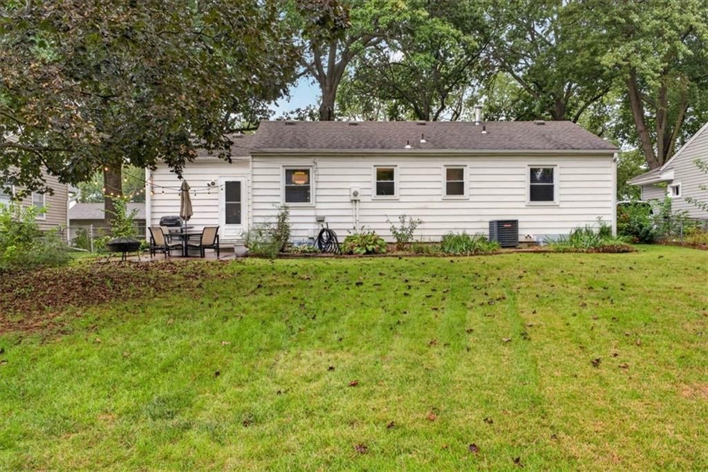 Photo 27 of 34 - 3611 S Spring Street, Independence, MO 64055