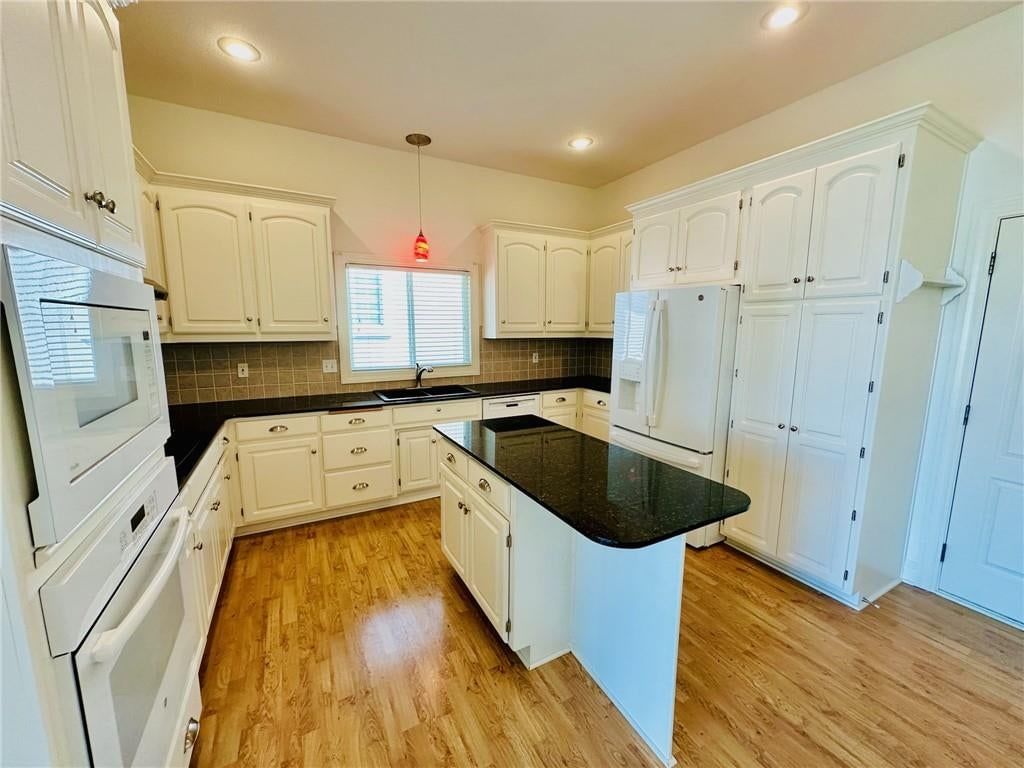 1912 Carter Court — photo 11