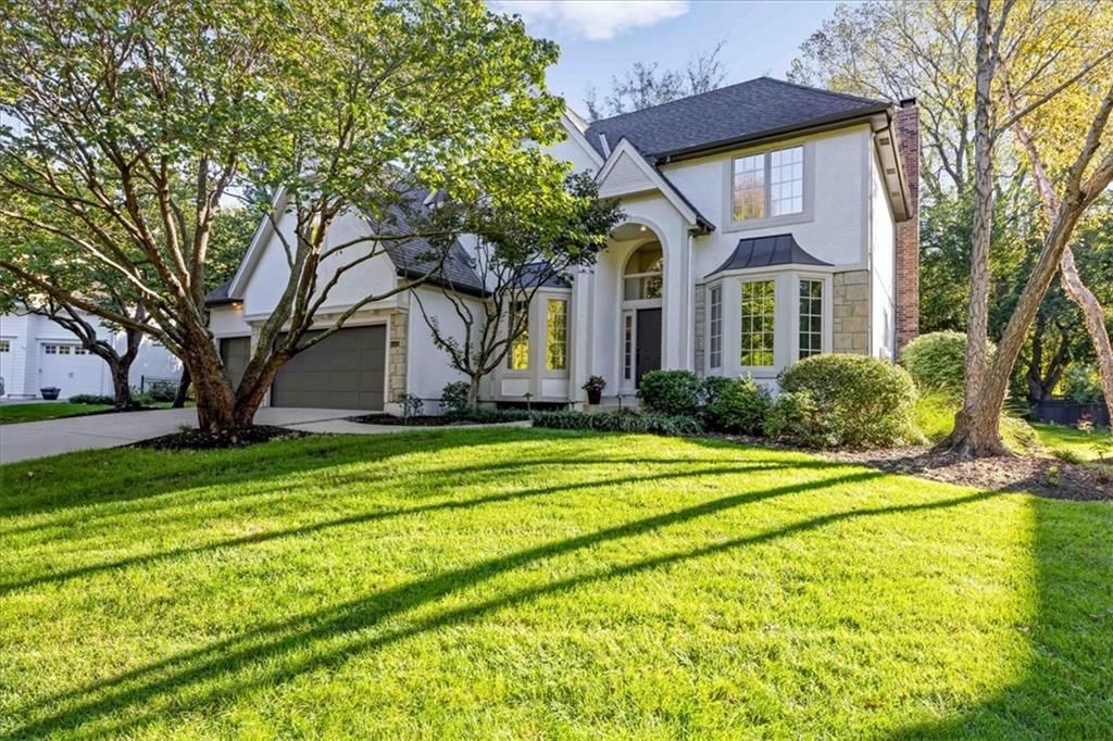 14105 Fontana Street, Leawood, KS: listing photo 3