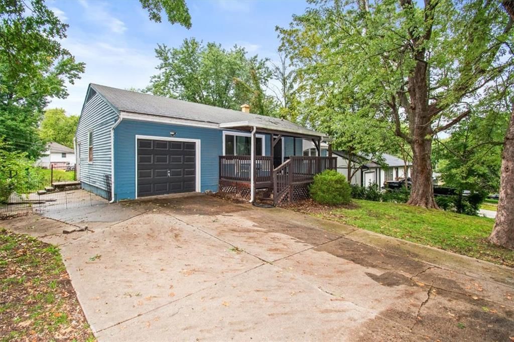 1708 N Kiger Road, Independence, MO: listing photo 3