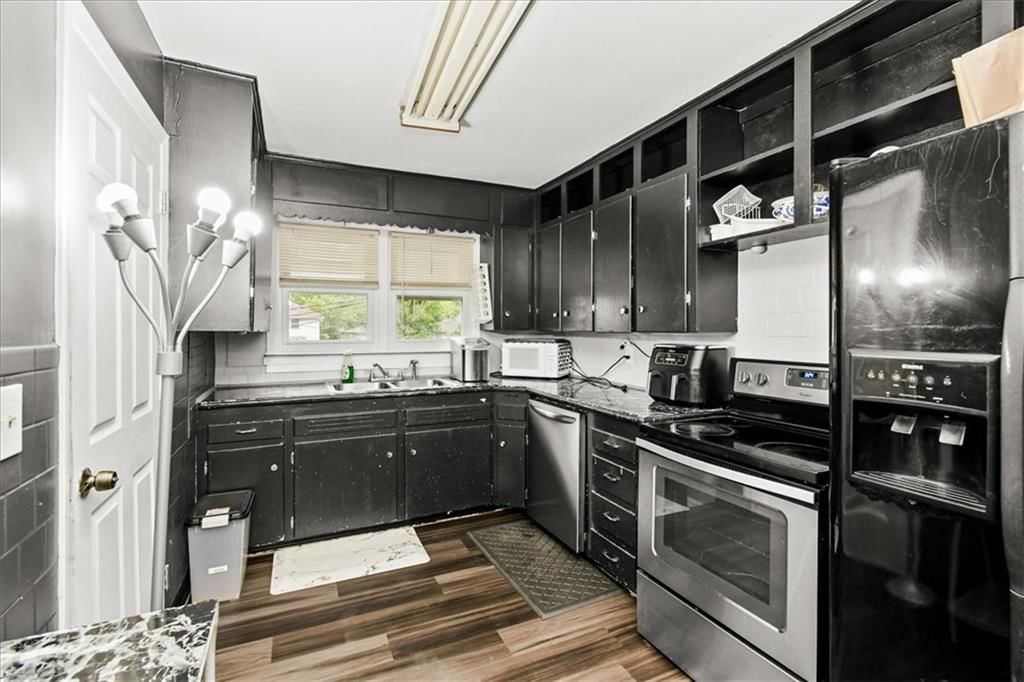 Photo 10 of 23 - 1708 N Kiger Road, Independence, MO 64050