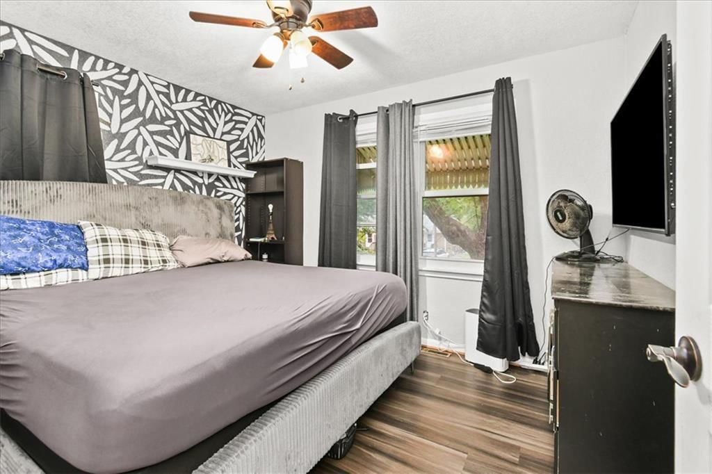 Photo 14 of 23 - 1708 N Kiger Road, Independence, MO 64050