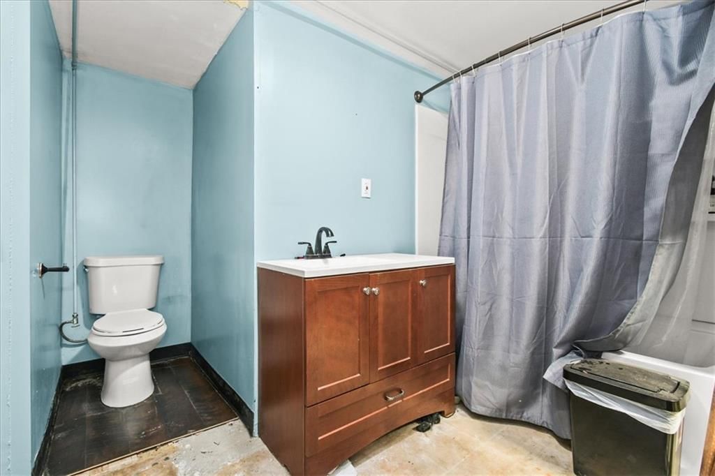 Photo 16 of 23 - 1708 N Kiger Road, Independence, MO 64050