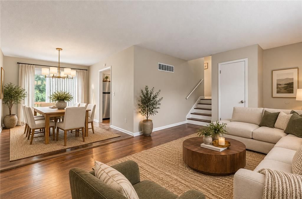7801 E 99 Terrace, Kansas City, MO: listing photo 3
