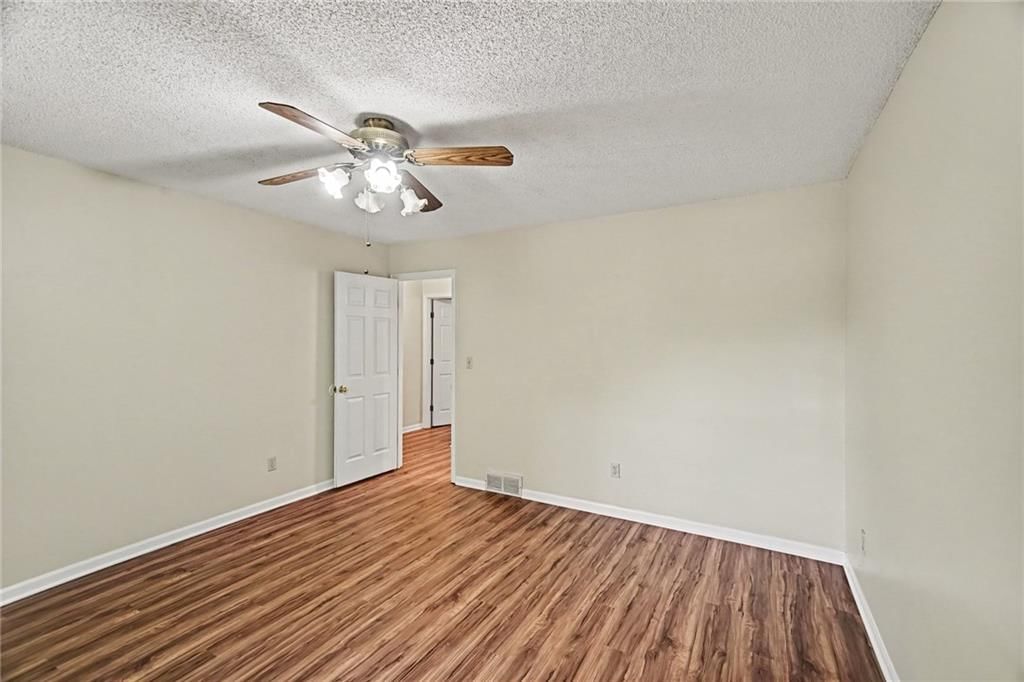 6904/6906 N Orchard Street — photo 8