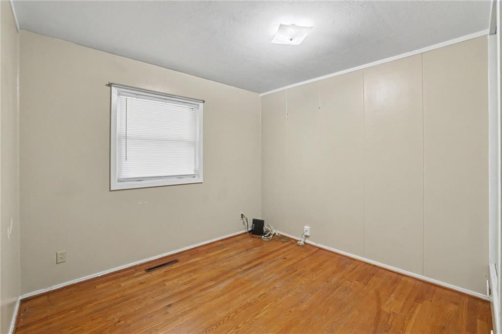 Photo 9 of 19 - 4411 E 138th Street, Grandview, MO 64030