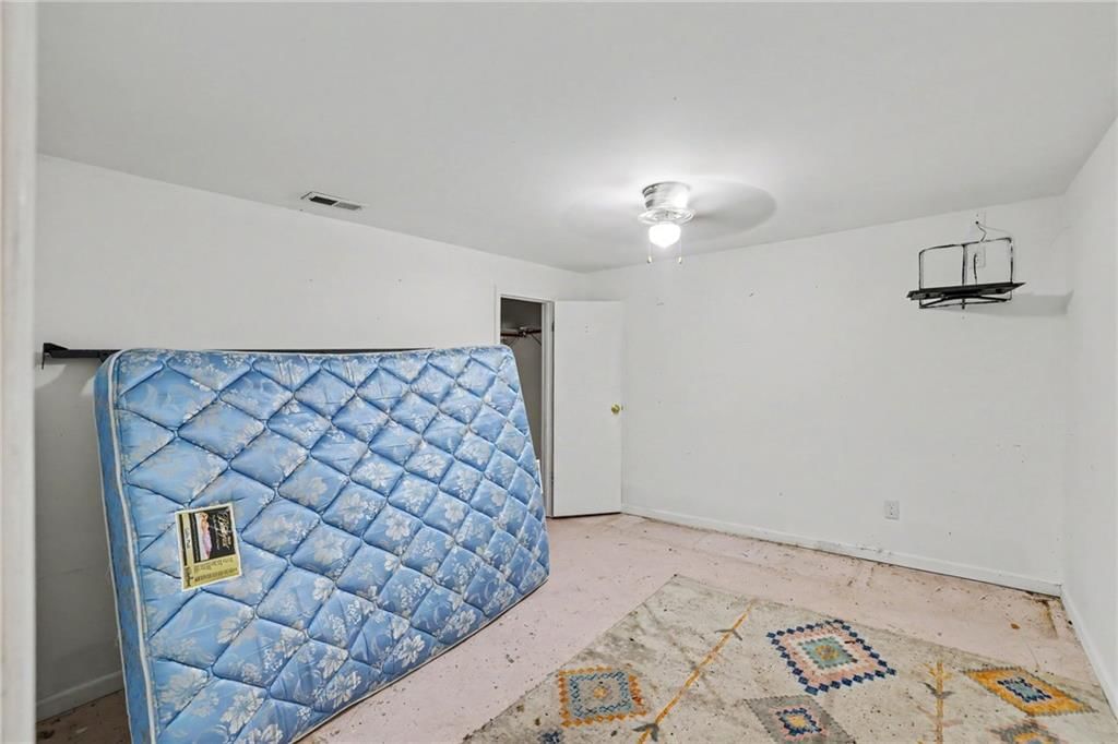 Photo 14 of 19 - 4411 E 138th Street, Grandview, MO 64030