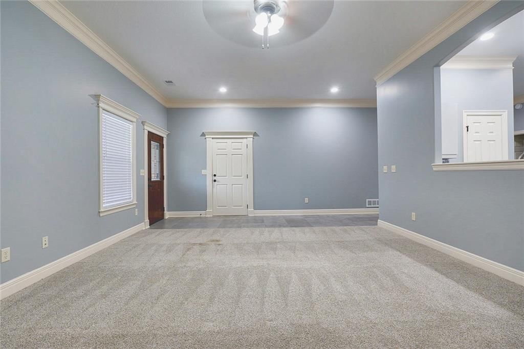 1614 NW Creekland Drive — photo 6