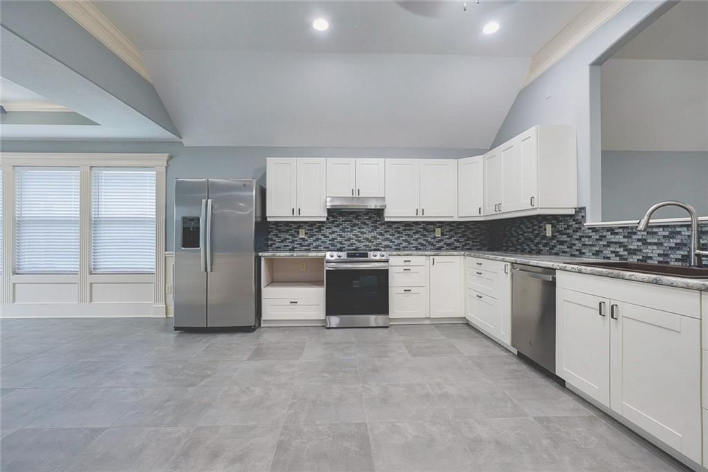 1614 NW Creekland Drive — photo 7
