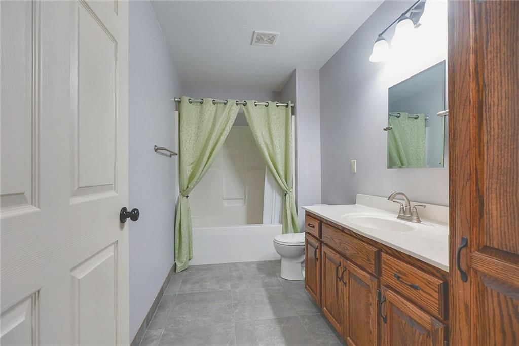 1614 NW Creekland Drive — photo 18