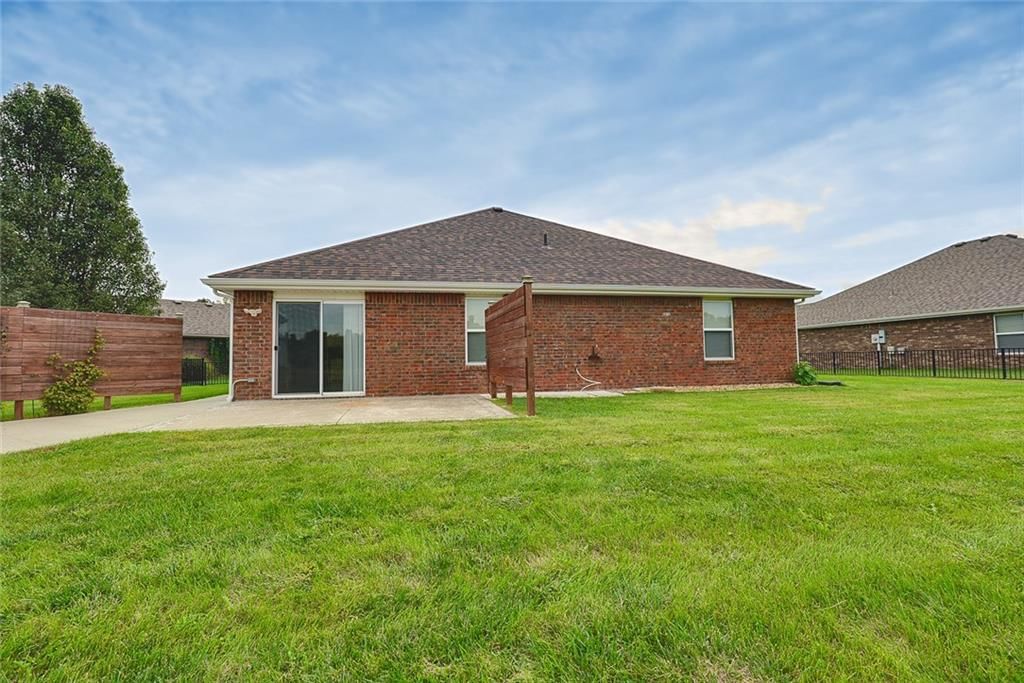 1614 NW Creekland Drive — photo 27