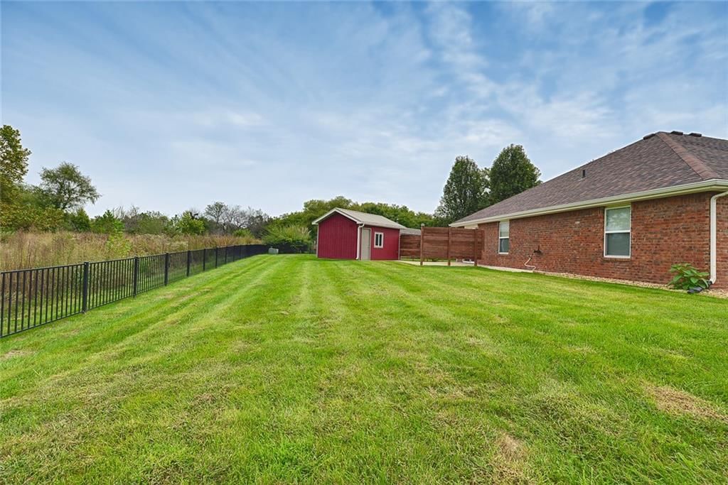 1614 NW Creekland Drive — photo 30
