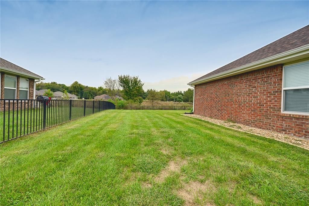 1614 NW Creekland Drive — photo 31