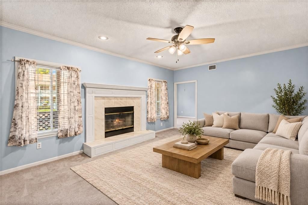 4304 S S Bryant Court, Independence, MO: listing photo 2