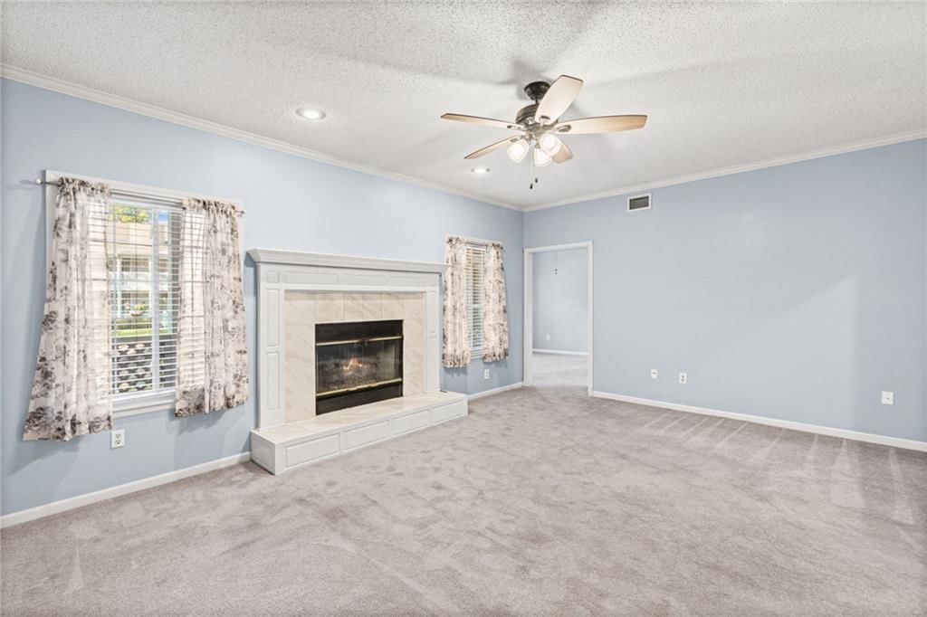 4304 S S Bryant Court, Independence, MO: listing photo 3