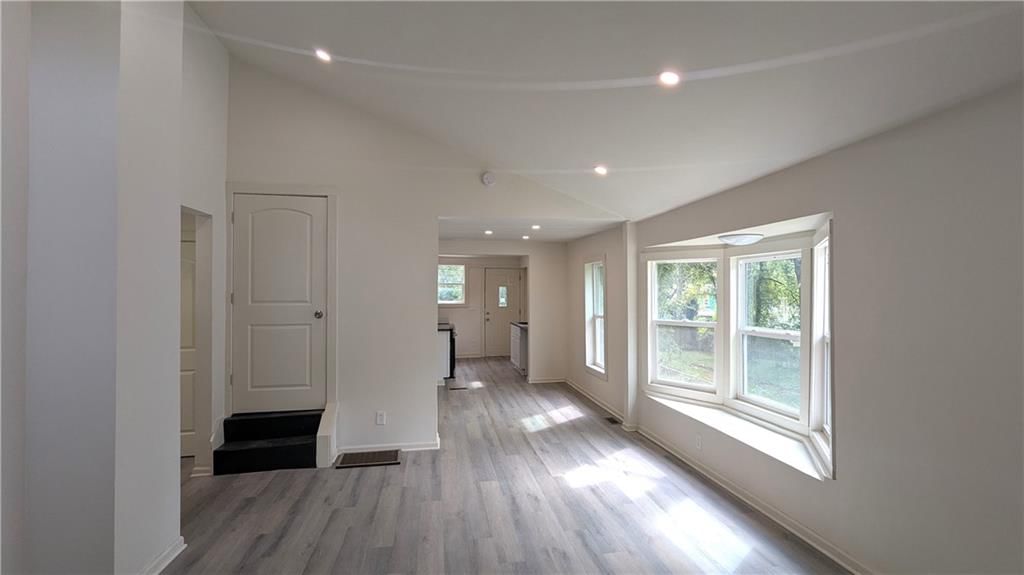 4015 Myrtle Avenue — photo 13