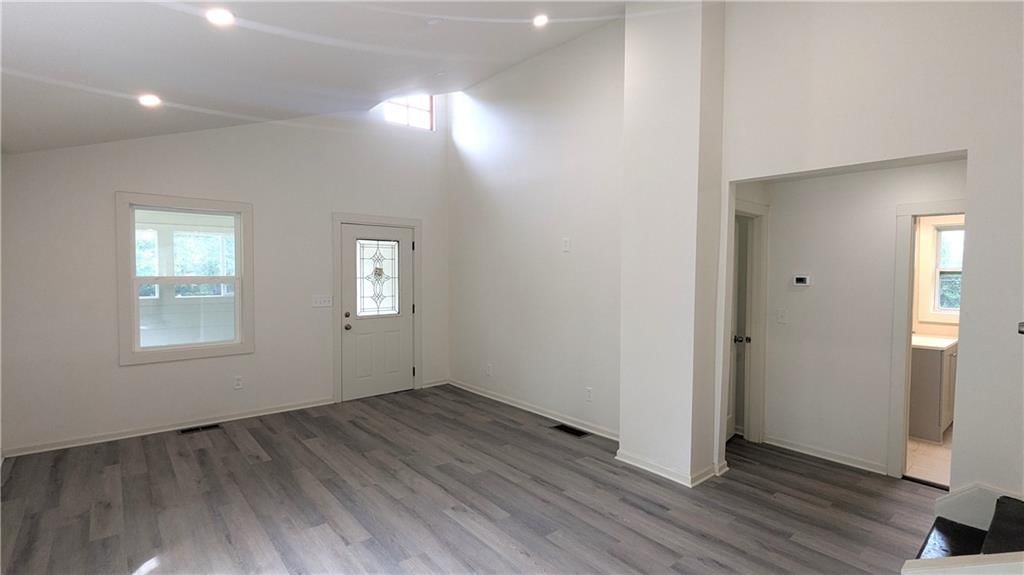 4015 Myrtle Avenue — photo 19
