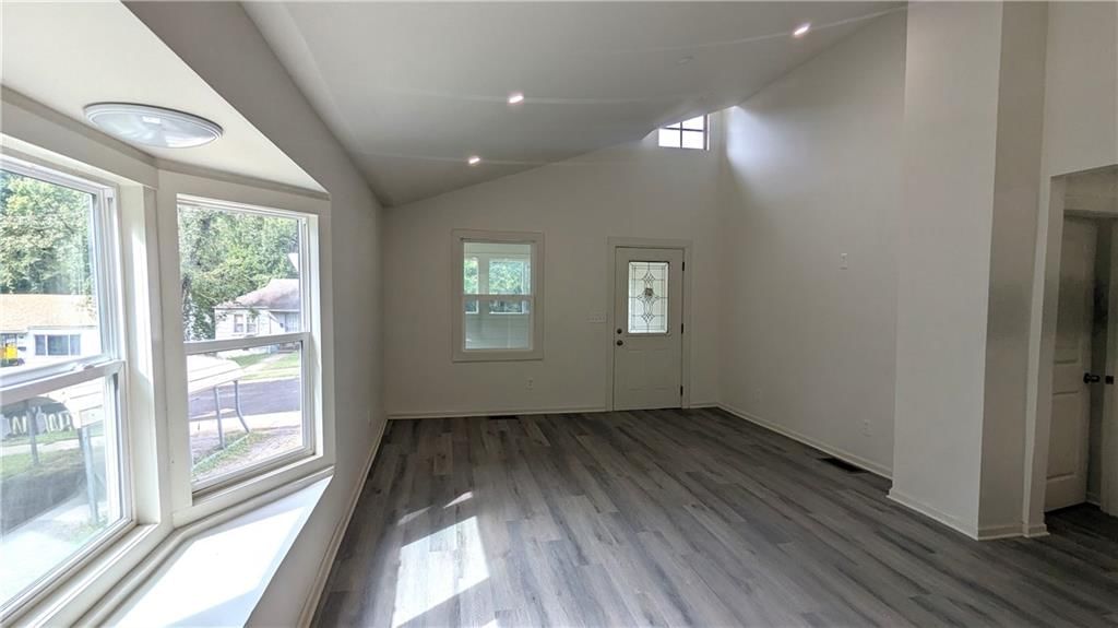 4015 Myrtle Avenue — photo 21