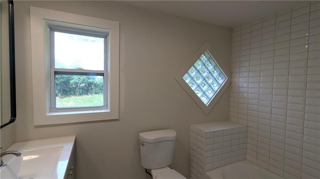 4015 Myrtle Avenue — photo 31