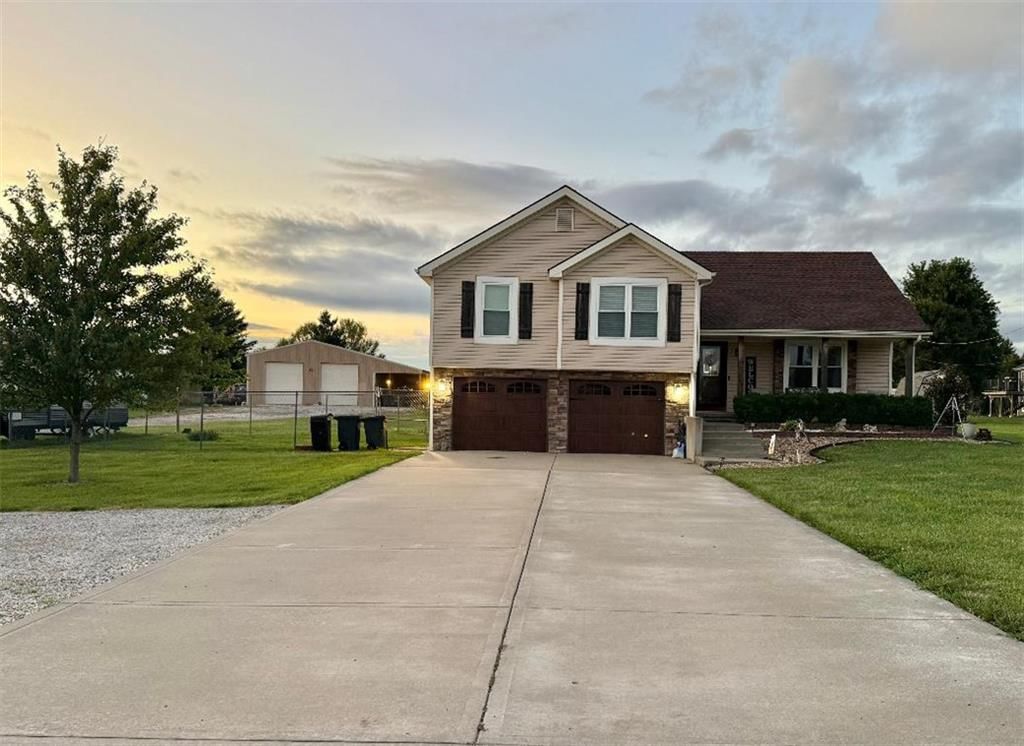 15200 Roger Road, Leavenworth, KS