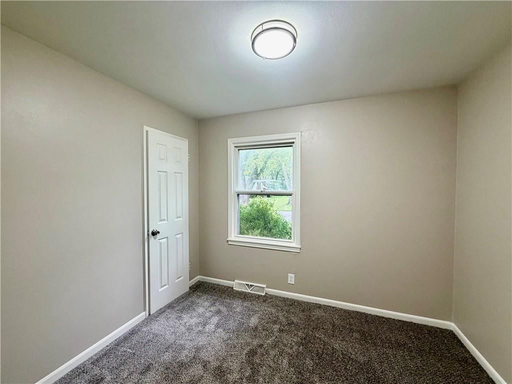 213 Park Avenue, Belton, MO: listing photo 2