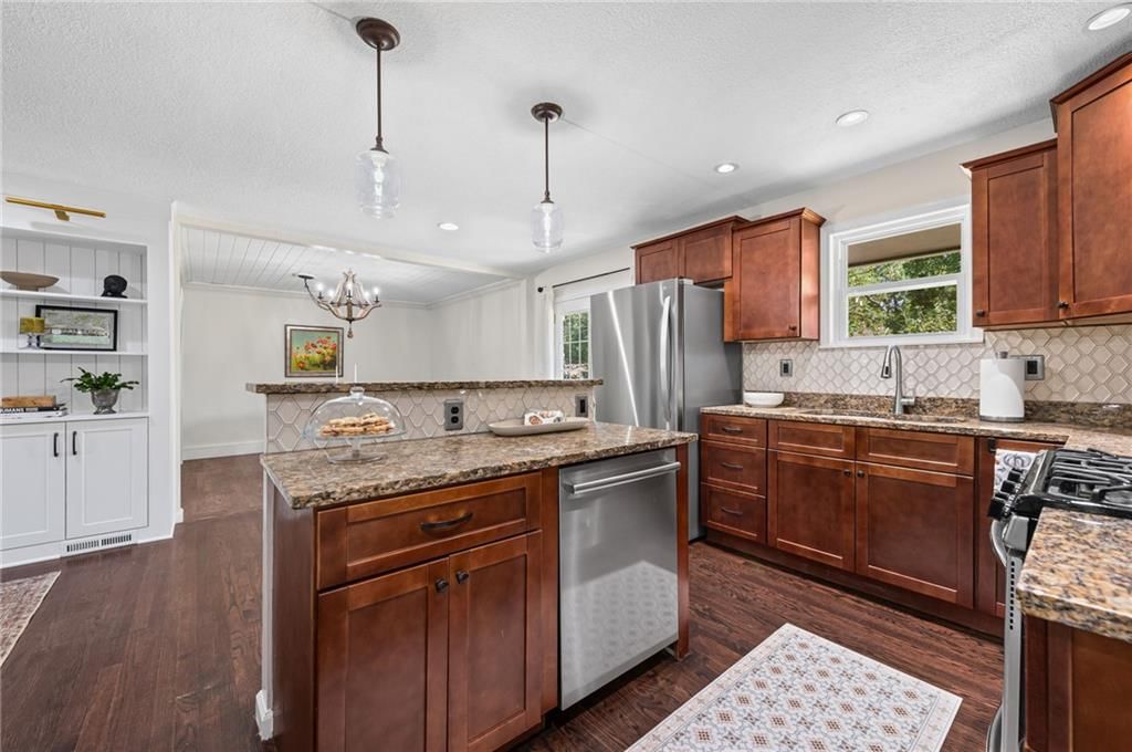 Photo 8 of 38, 6141 CATALINA Street, Fairway, KS 66205