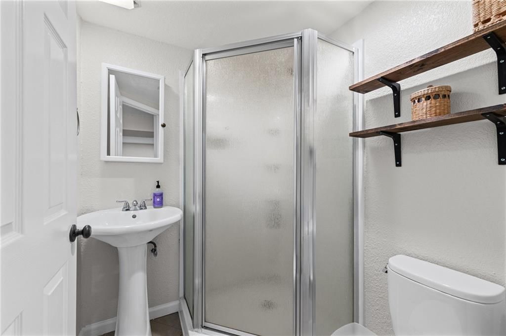 Photo 27 of 38 - 6141 CATALINA Street, Fairway, KS 66205