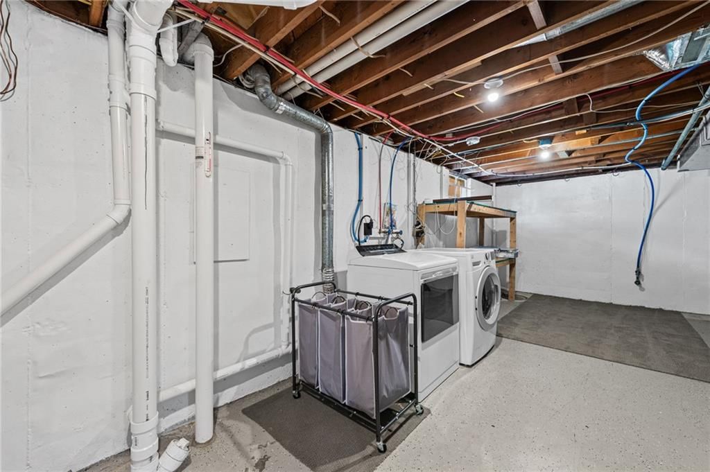 Photo 28 of 38 - 6141 CATALINA Street, Fairway, KS 66205